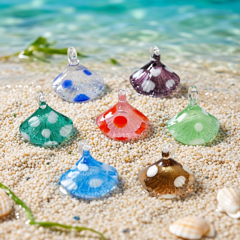 Colorful Mini Sea Shell Charm  - Marine Life Aquariums recension och pris